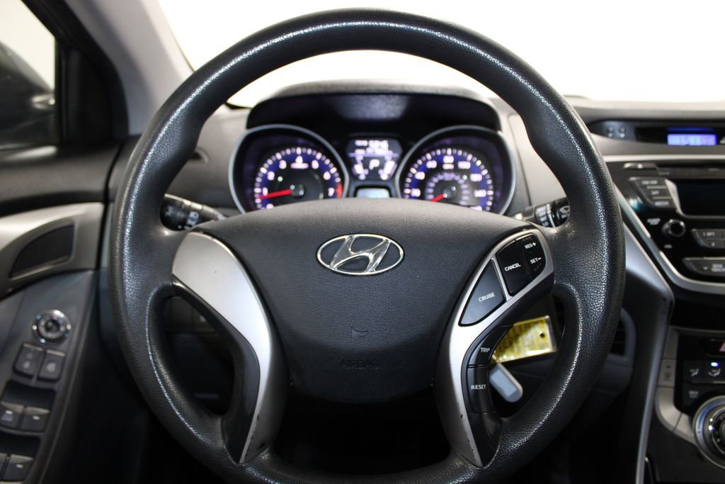 Used 2013 Hyundai Elantra GLS image 29