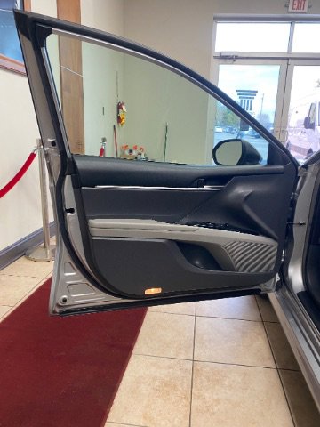 Used 2019 Toyota Camry LE w/ Convenience Package FWD image 15