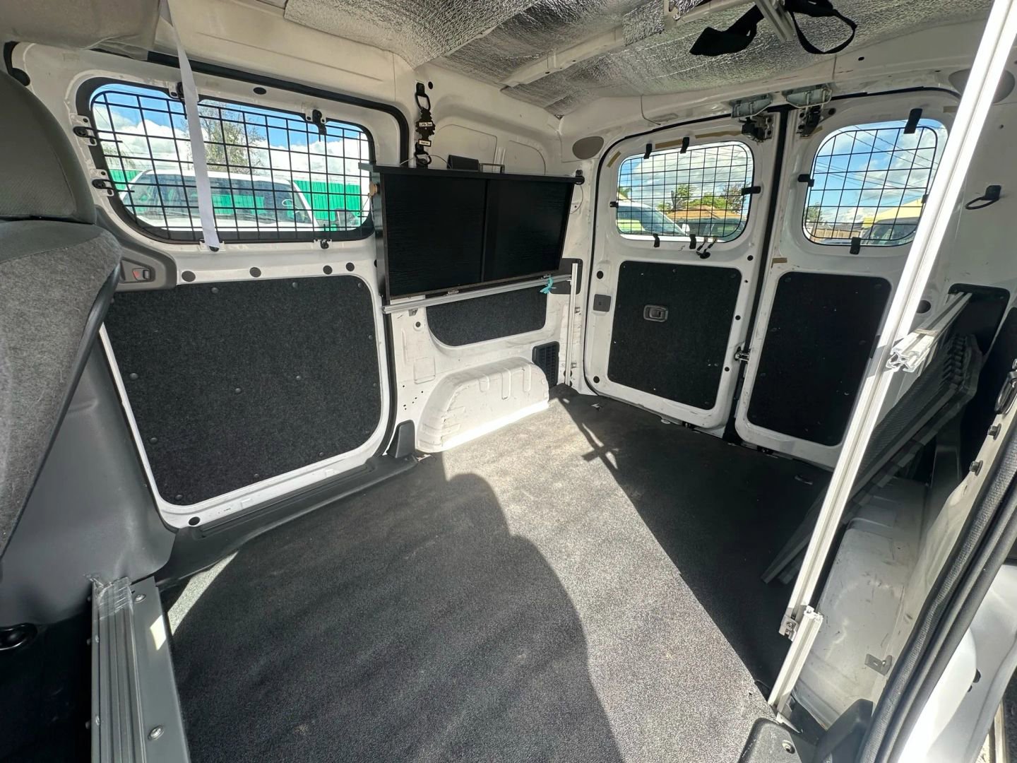 Used 2020 Nissan NV200 S w/ Sliding Glass Door Package image 13