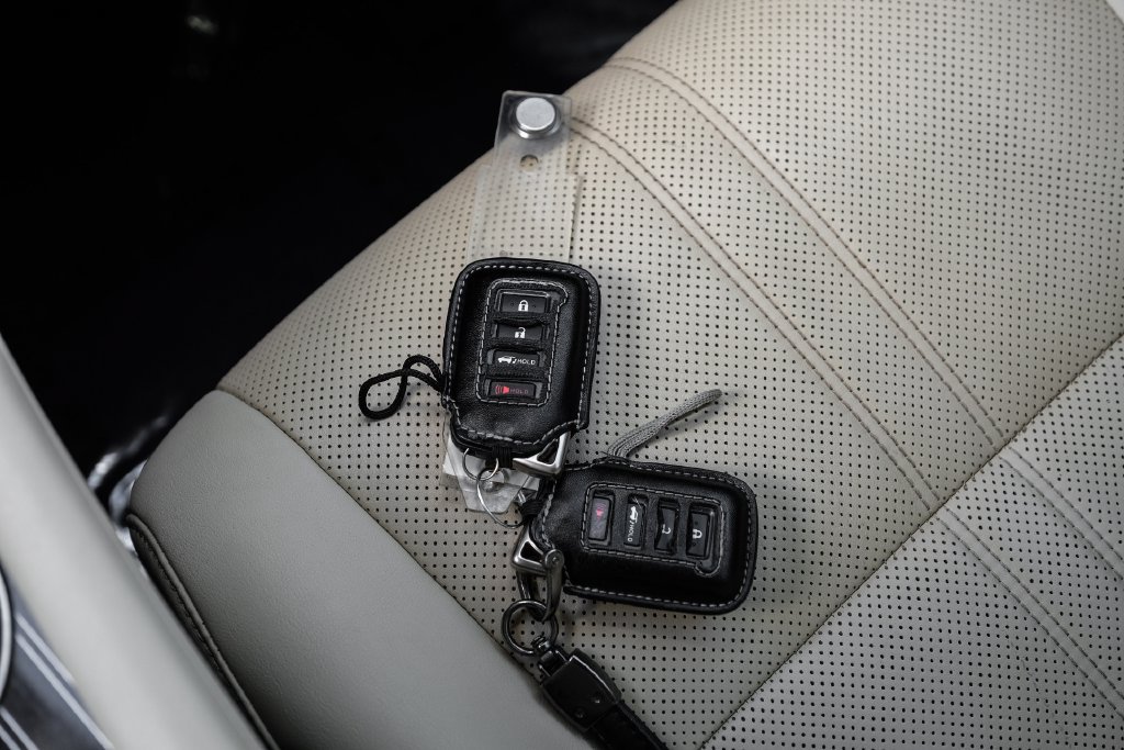 Used 2021 Lexus RX 450h AWD w/ Luxury Package image 69