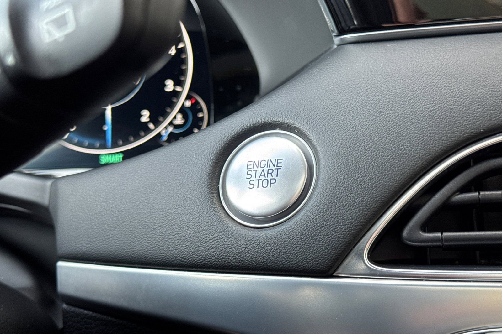 Used 2022 Hyundai Palisade Calligraphy w/ Winter Package image 28