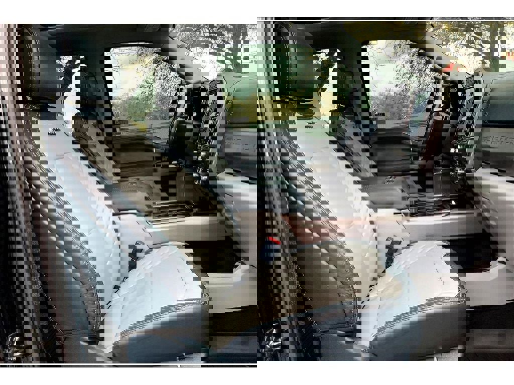 Used 2022 Ford F350 Limited image 8