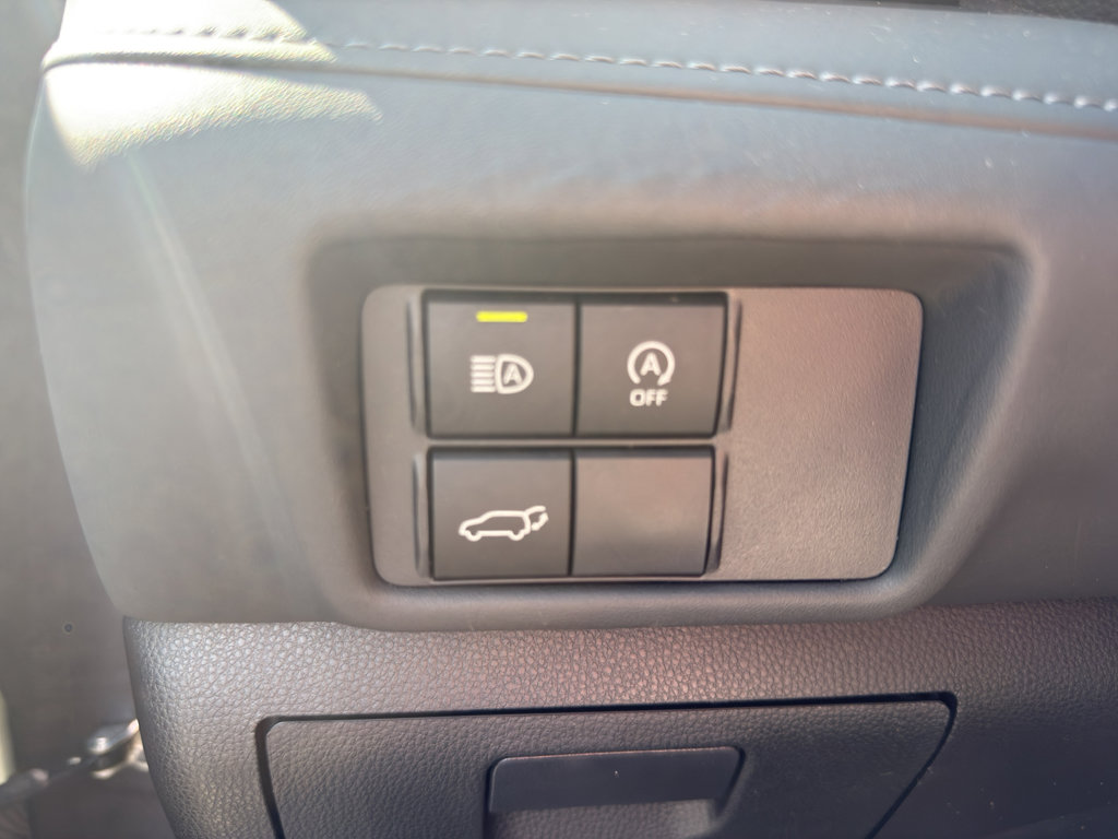 Used 2023 Toyota Highlander LE image 18