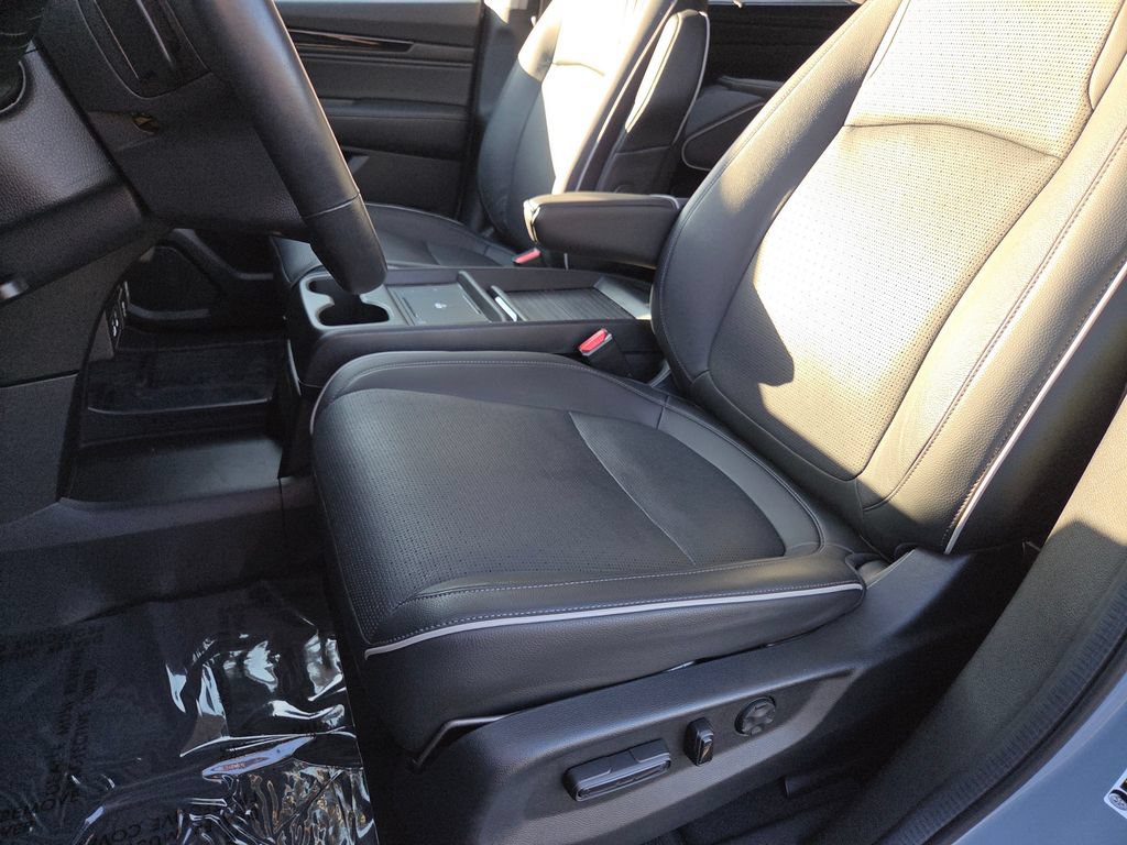 Used 2025 Honda Odyssey Elite image 37