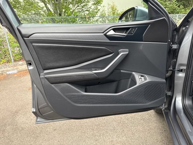 Used 2024 Volkswagen Jetta SE FWD image 17
