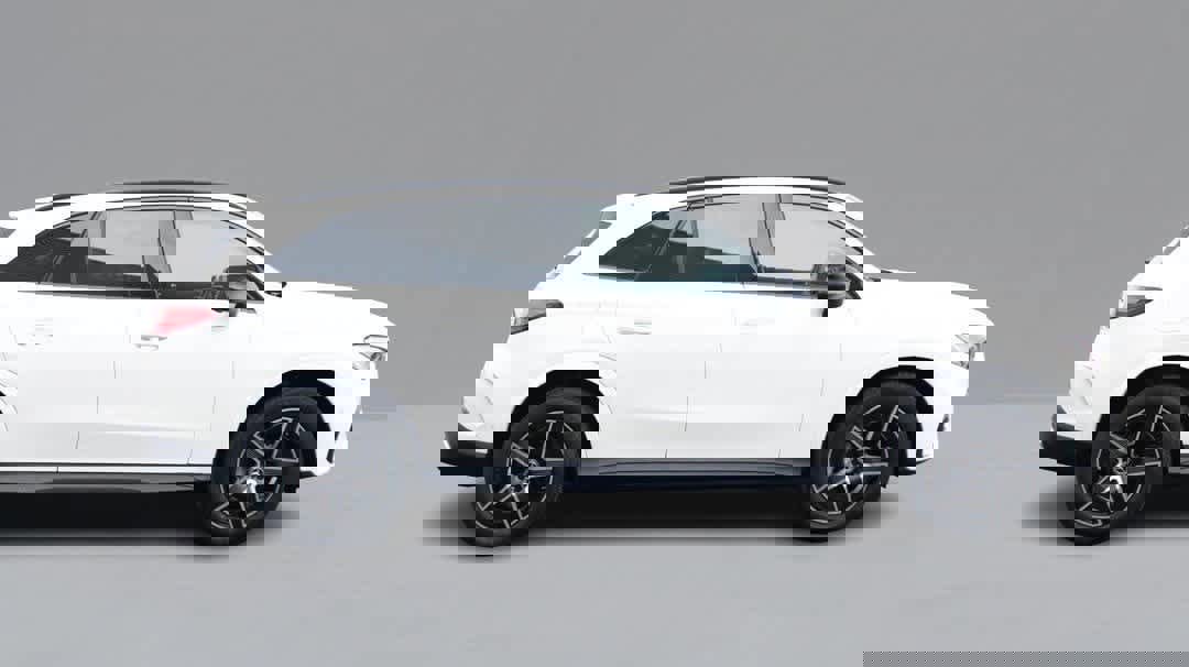 Certified 2025 Mercedes-Benz GLC 300 4MATIC image 4