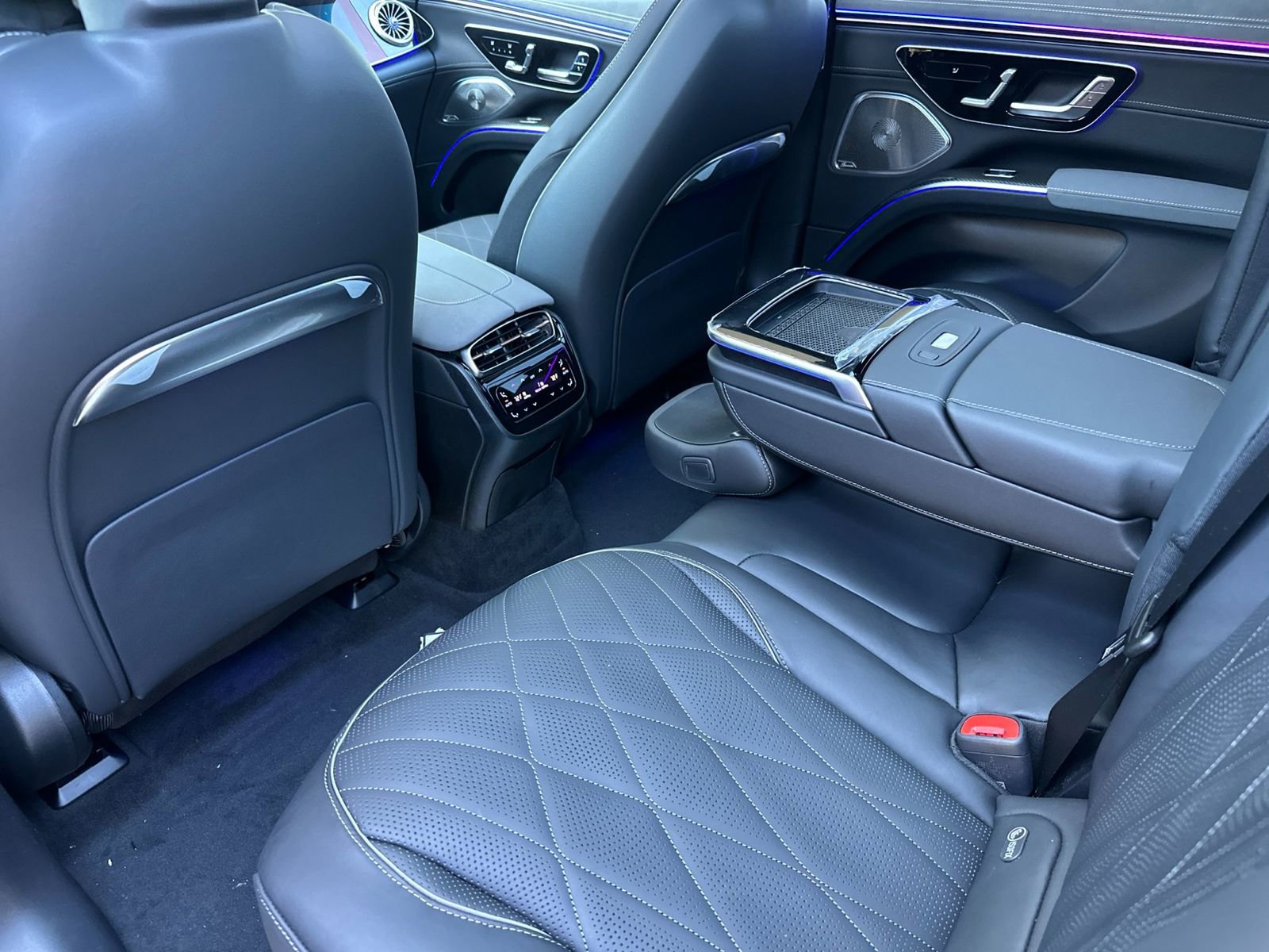 New 2026 Mercedes-Benz EQS 550 4MATIC SUV image 12