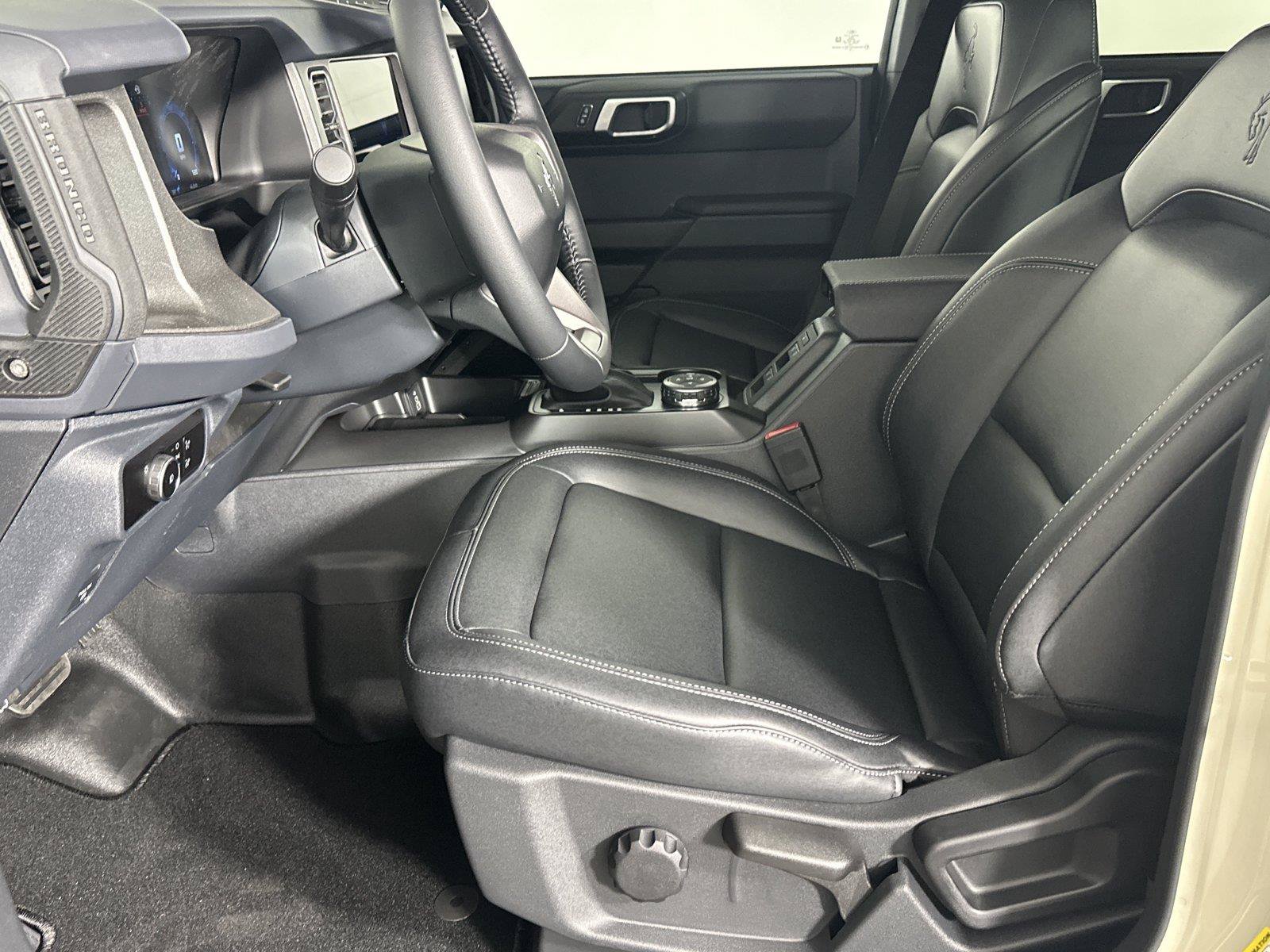 New 2026 Ford Bronco Big Bend w/ Black Diamond Package AWD/4WD image 8