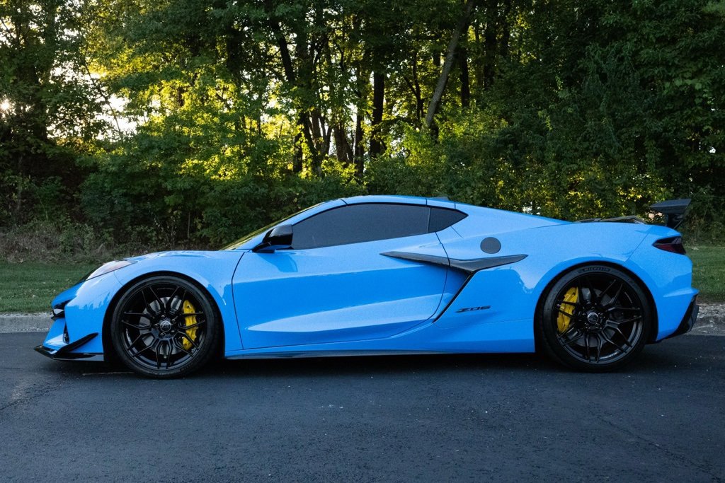 Used 2025 Chevrolet Corvette Z06 w/ Stealth Interior Trim Package image 2