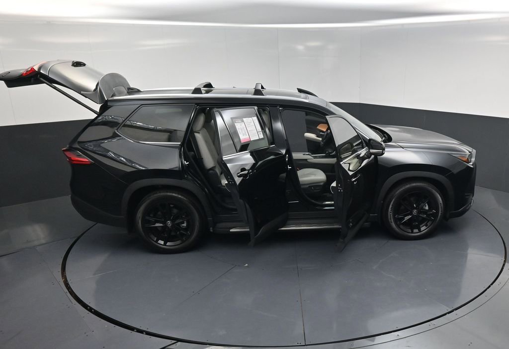 Used 2025 Toyota Grand Highlander AWD image 26