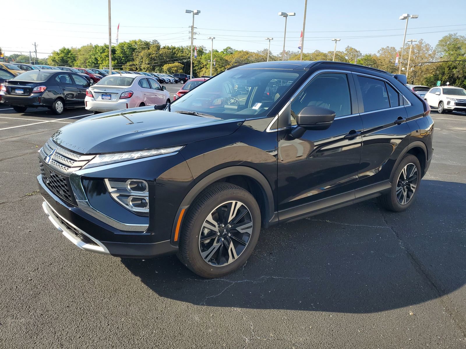 New 2024 Mitsubishi Eclipse Cross SE image 2
