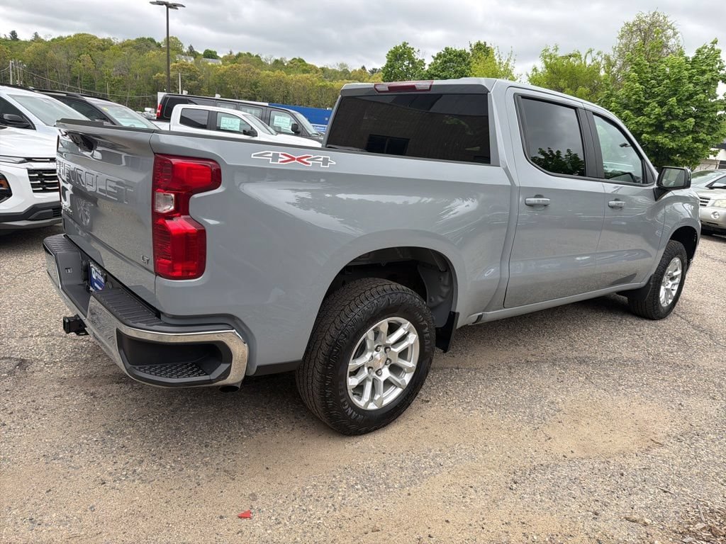 Used 2024 Chevrolet Silverado 1500 LT AWD/4WD image 7