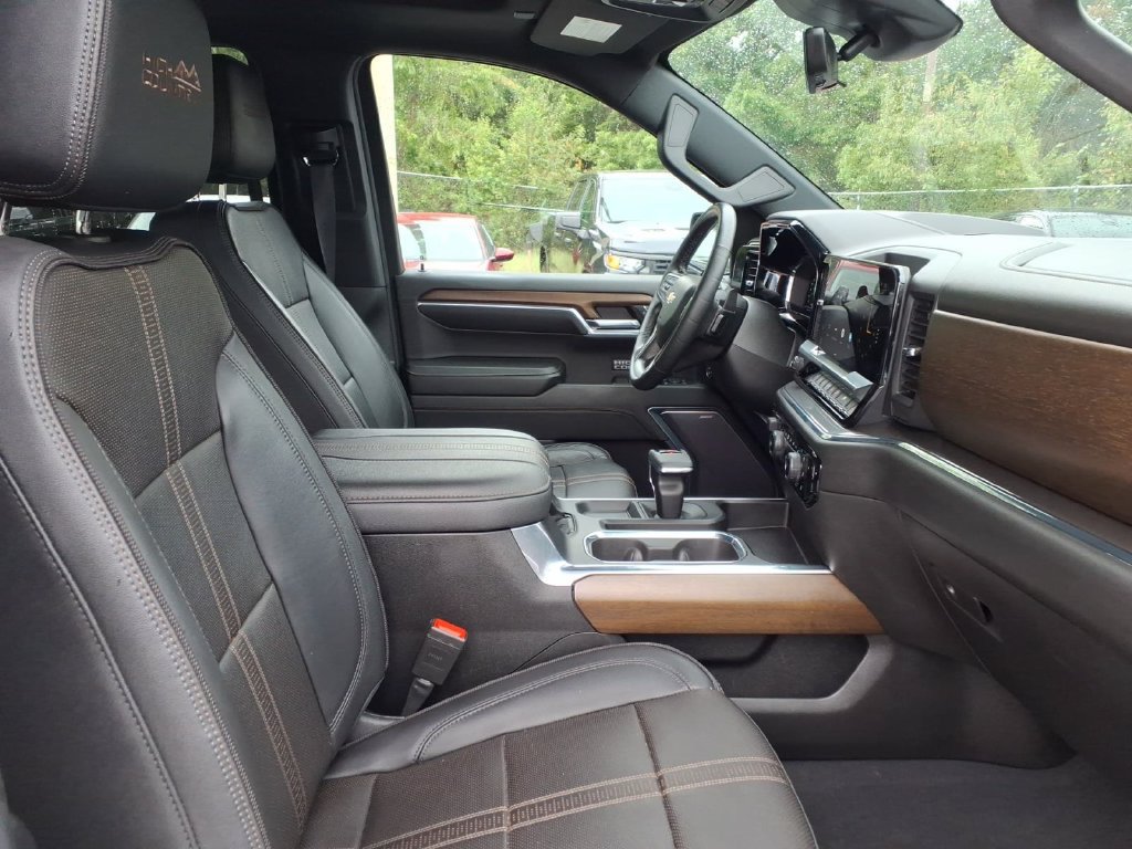 Certified 2023 Chevrolet Silverado 1500 High Country w/ High Country Premium Package AWD/4WD image 15
