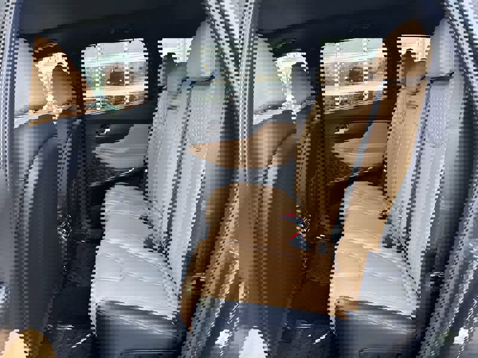 Used 2023 Hyundai Santa Fe Calligraphy w/ Cargo Package image 7