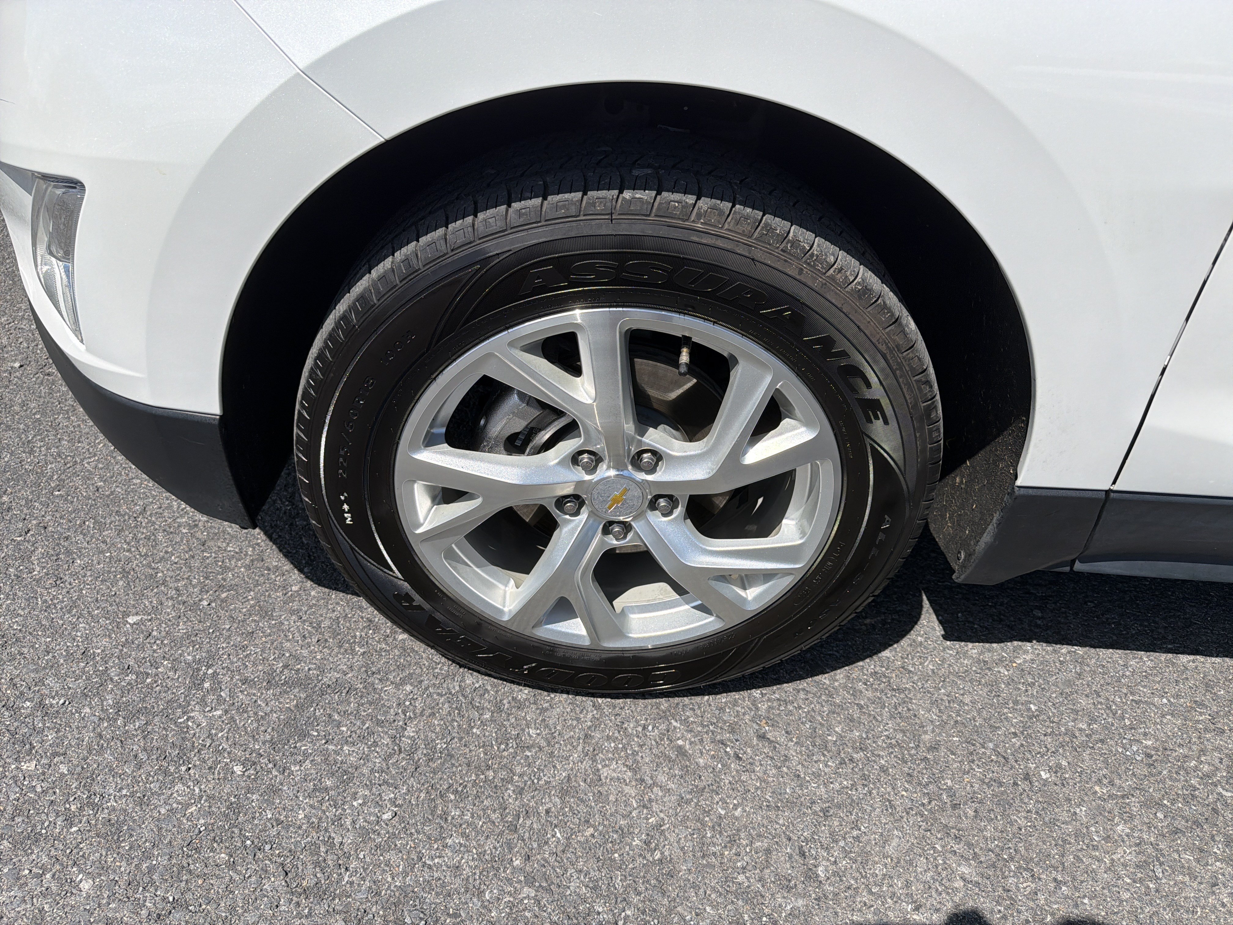 Used 2018 Chevrolet Equinox Premier AWD/4WD image 13
