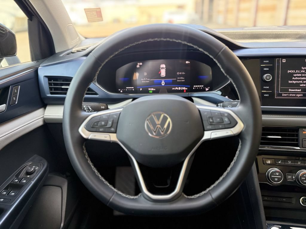 Used 2024 Volkswagen Taos SE FWD image 15
