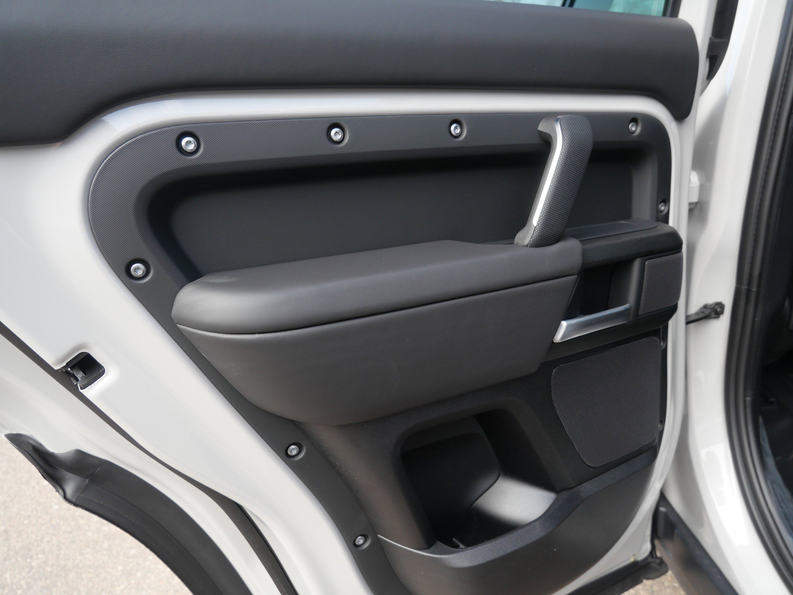 New 2026 Land Rover Defender 110 X AWD/4WD image 7