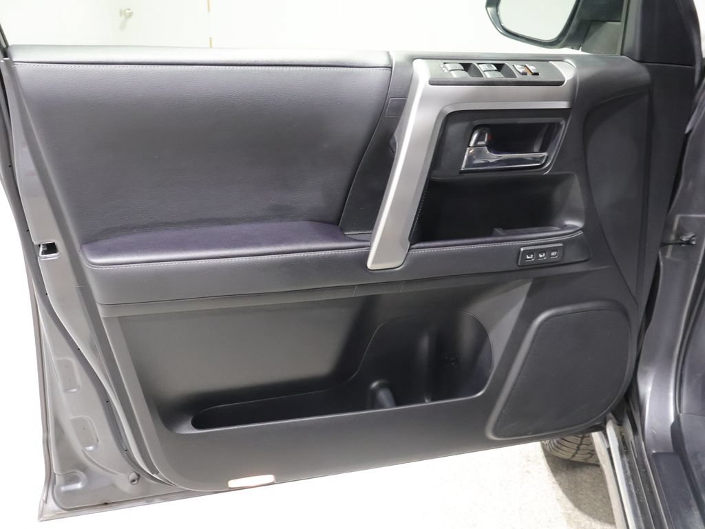 Used 2022 Toyota 4Runner Limited AWD/4WD image 13