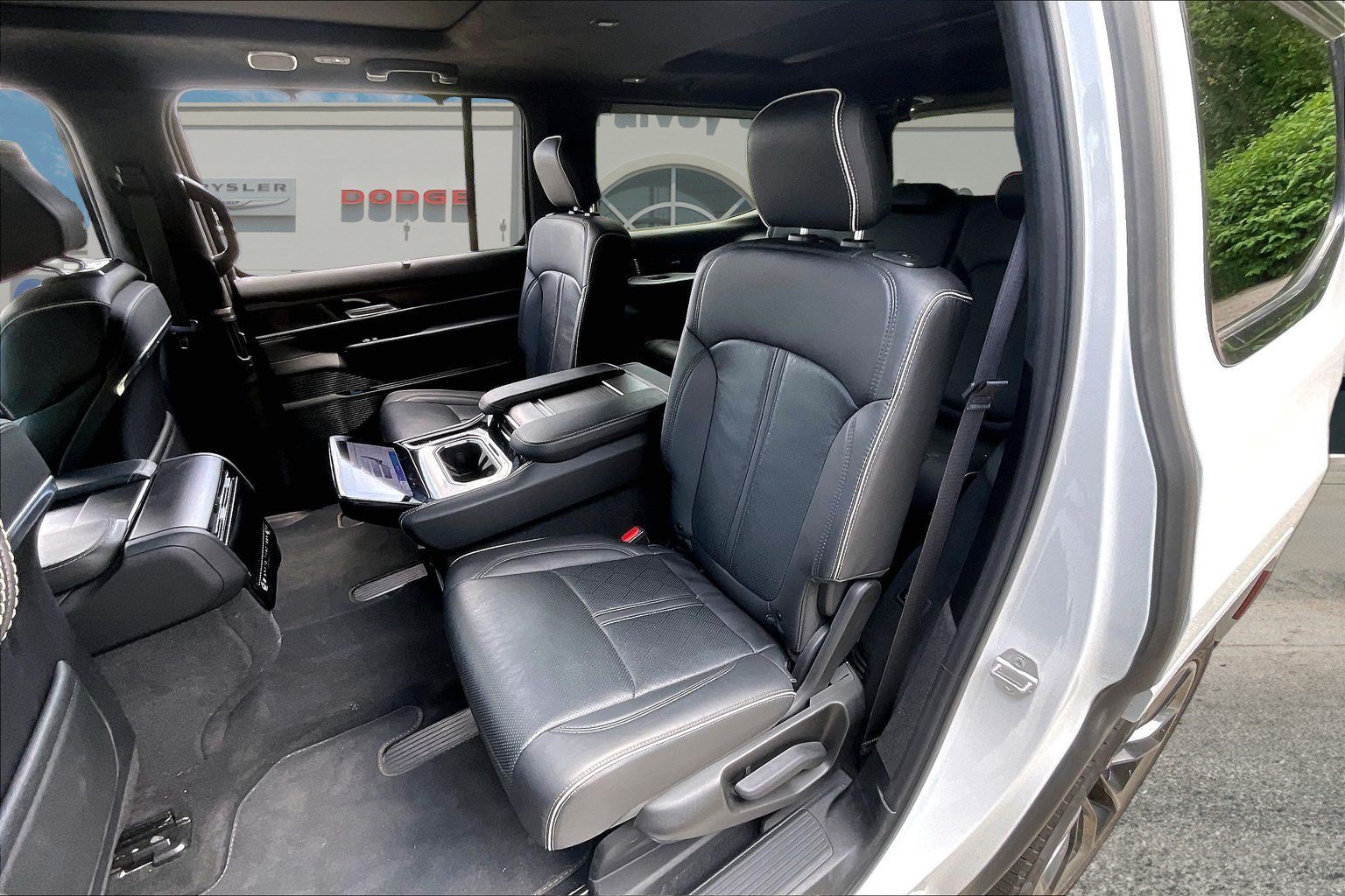 Certified 2025 Jeep Grand Wagoneer Series II Obsidian w/ Quick Order Packagew 28T AWD/4WD image 25