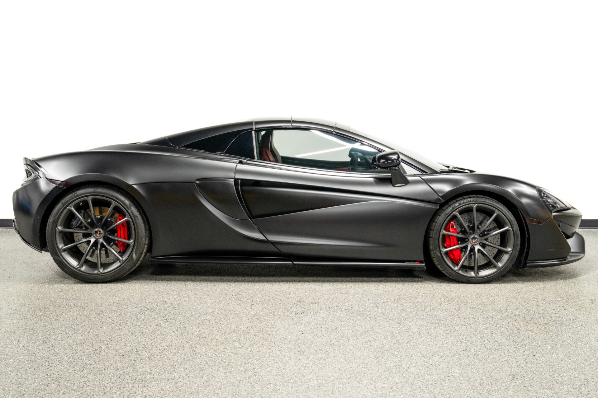 Used 2018 McLaren 570S Spider image 15