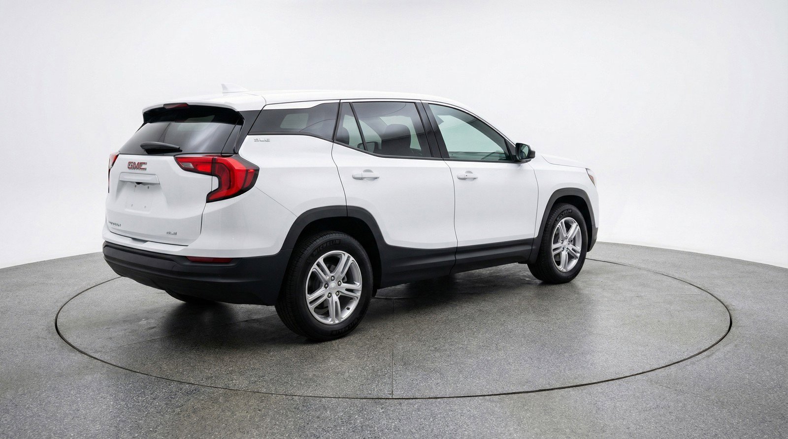 Used 2024 GMC Terrain SLE FWD image 9