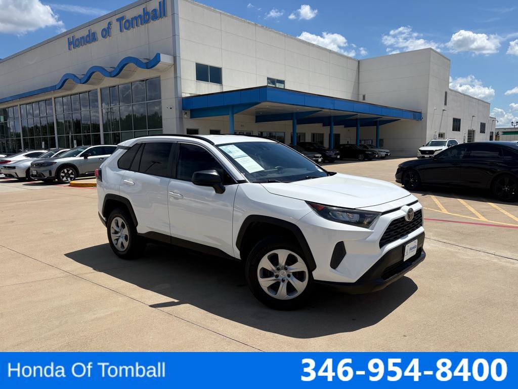Used 2020 Toyota RAV4 LE FWD video 1