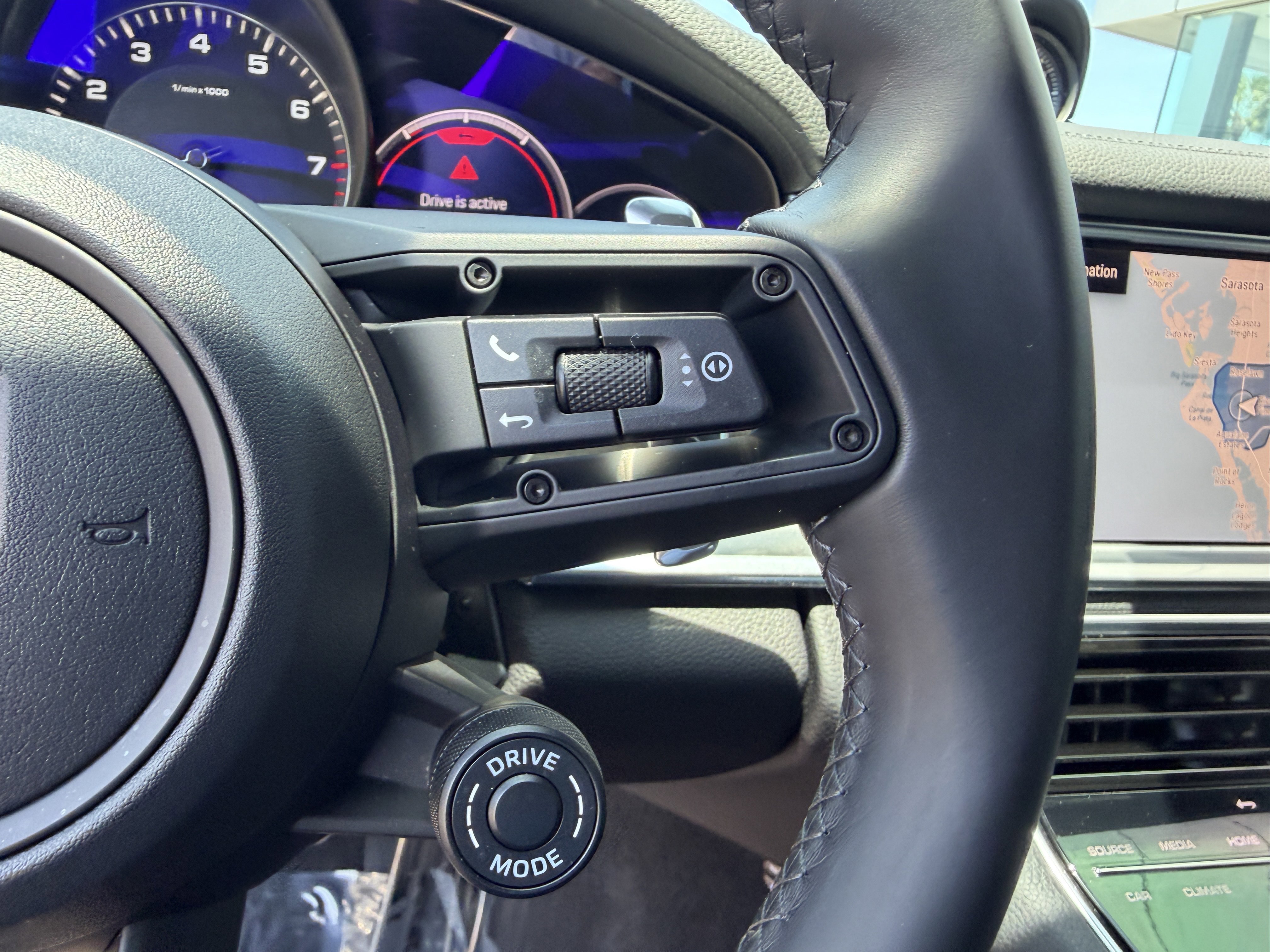 Certified 2023 Porsche Panamera AWD/4WD image 31