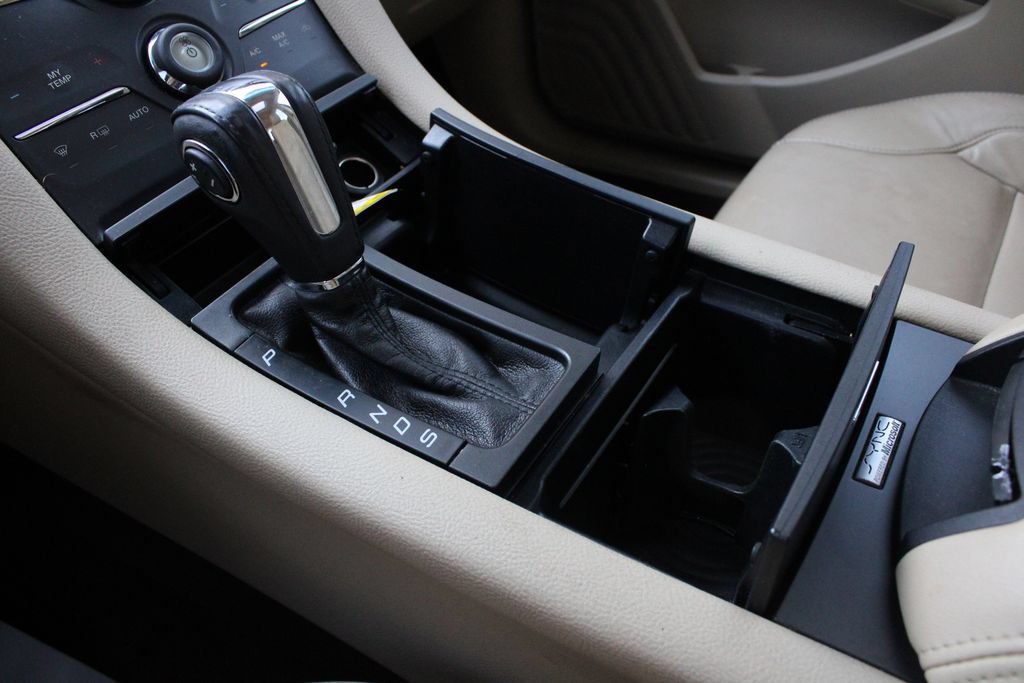 Used 2013 Ford Taurus SEL FWD image 15
