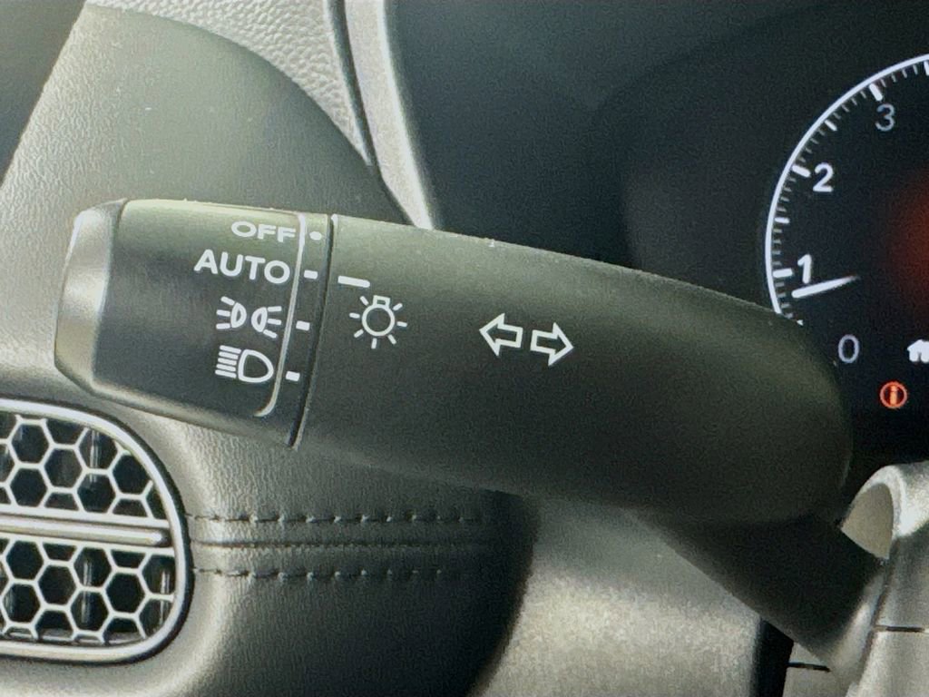 Used 2025 Honda HR-V LX image 15