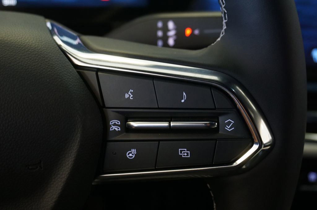 New 2026 Chevrolet Equinox EV LT image 17