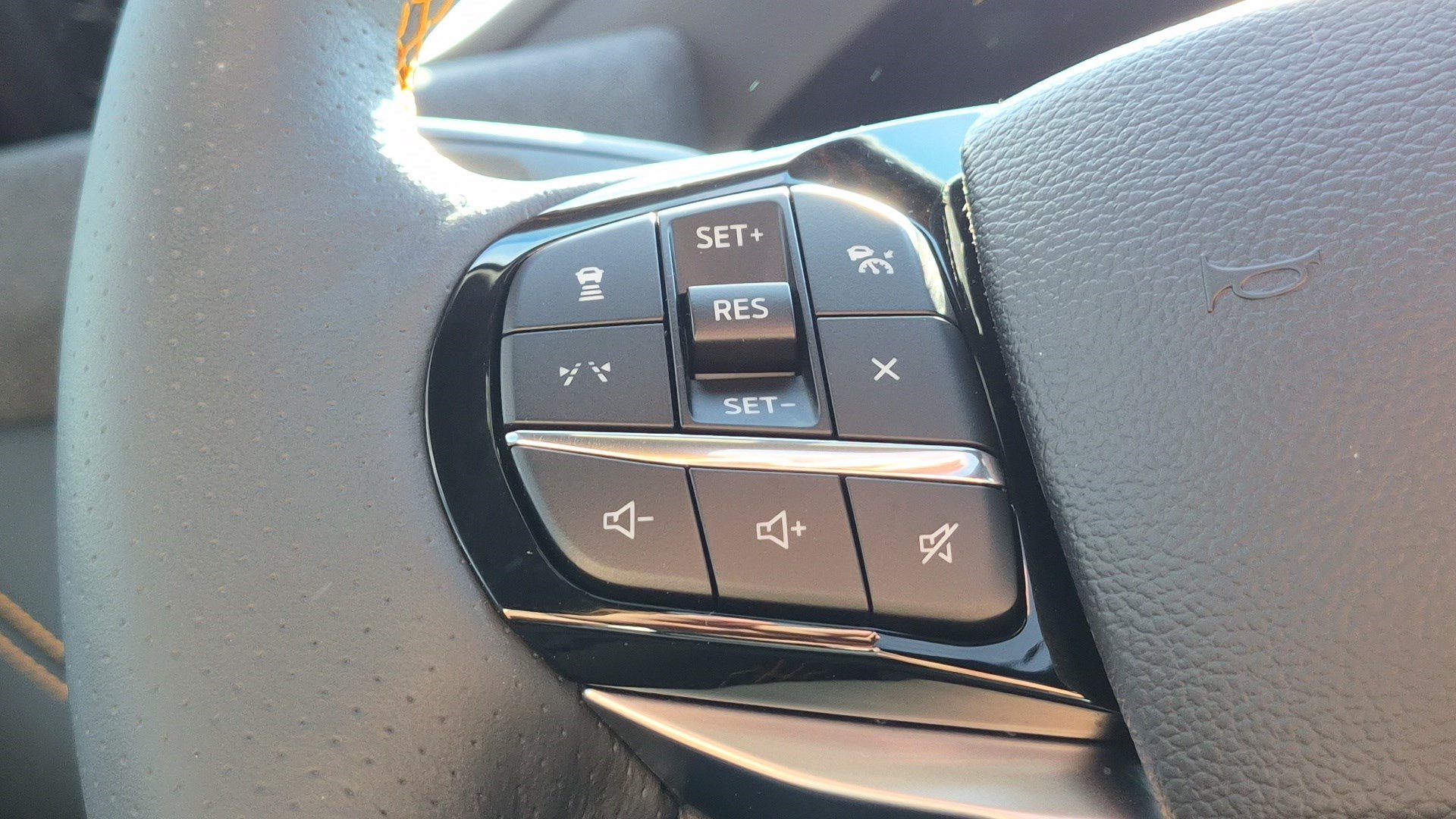 Used 2026 Ford Explorer Tremor w/ Tremor Ultimate Package AWD/4WD image 17