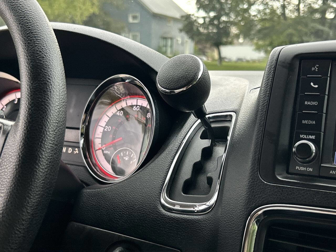 Used 2020 Dodge Grand Caravan SE image 17