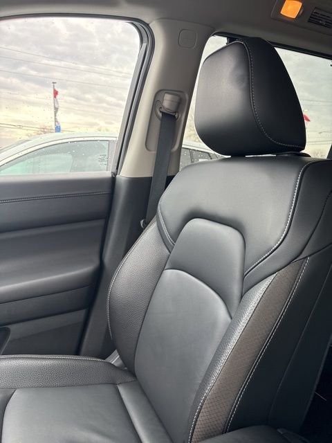 Used 2025 Nissan Pathfinder SL w/ Lighting Package (N92) image 18