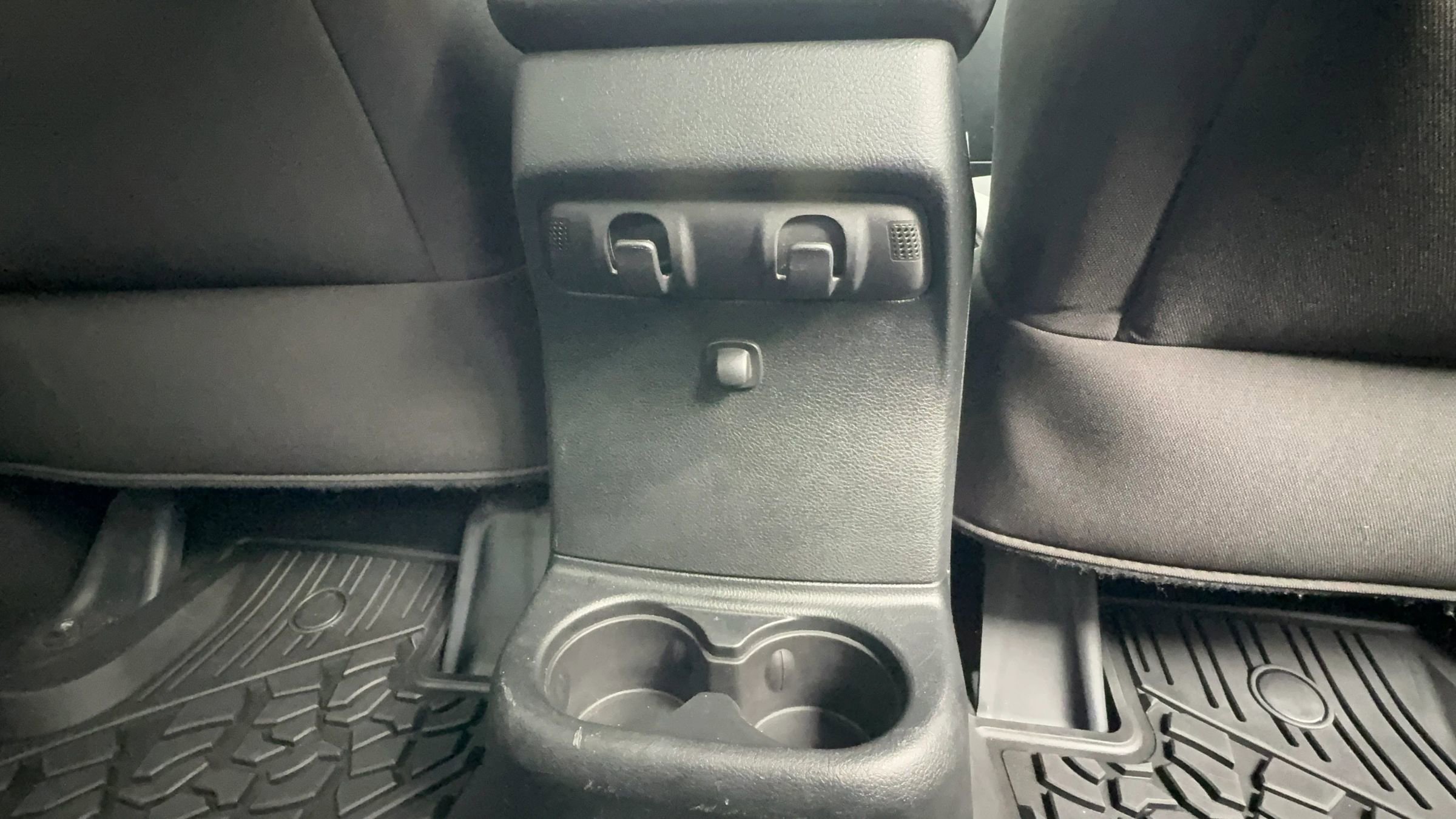 Used 2018 Jeep Wrangler Unlimited Sport AWD/4WD image 17
