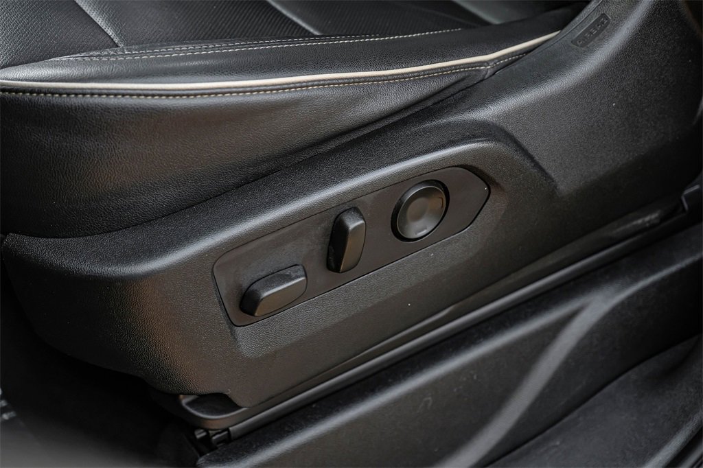 Used 2021 Chevrolet Suburban Premier w/ Premium Package image 37