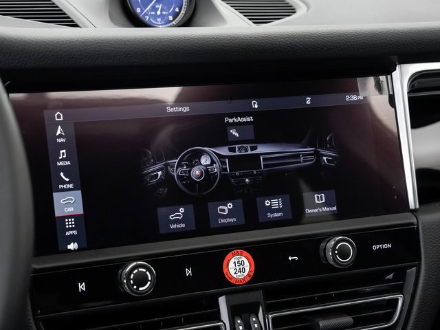 Used 2025 Porsche Macan image 19