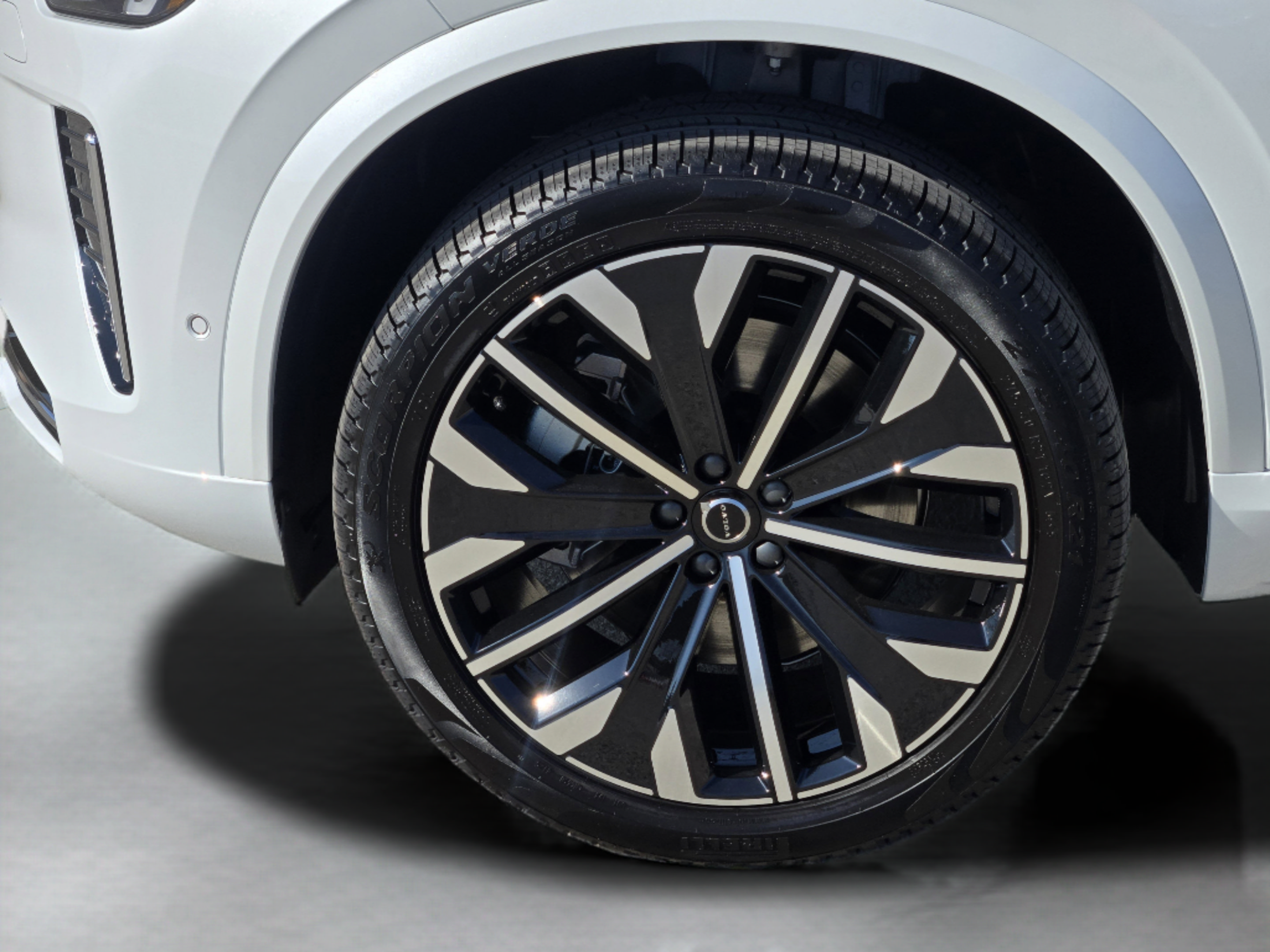 New 2026 Volvo XC90 T8 Ultra w/ Protection Package Premier AWD/4WD image 33