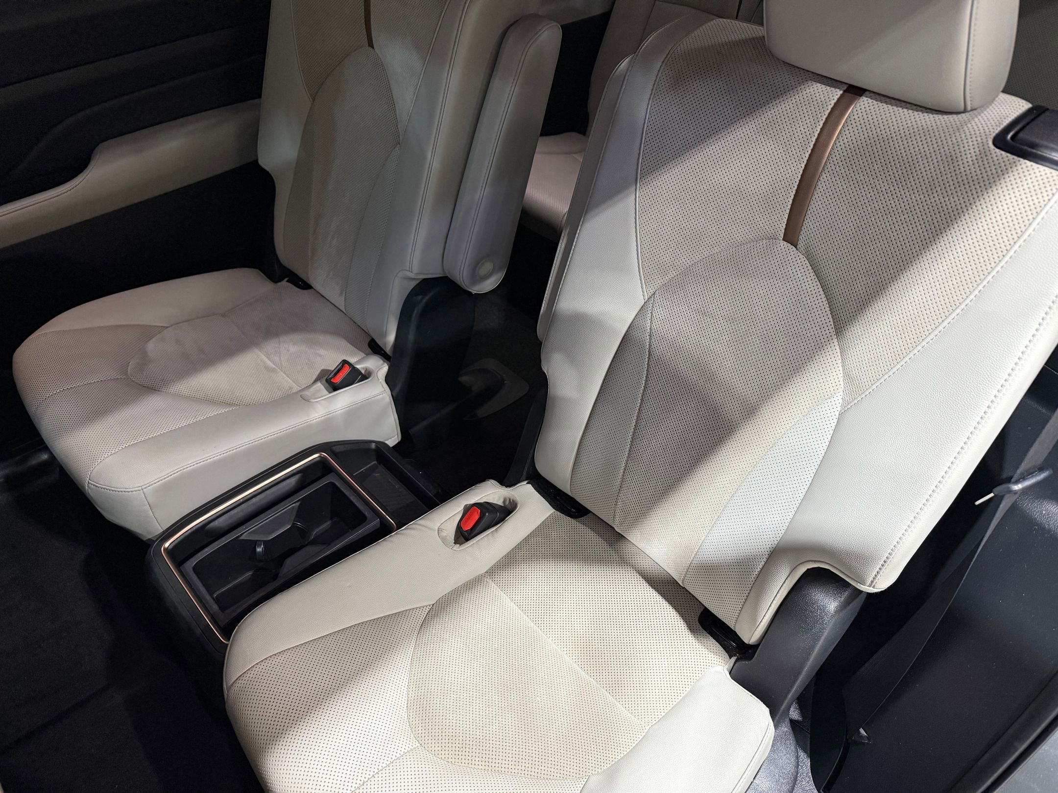 Used 2024 Toyota Grand Highlander AWD Hybrid image 38