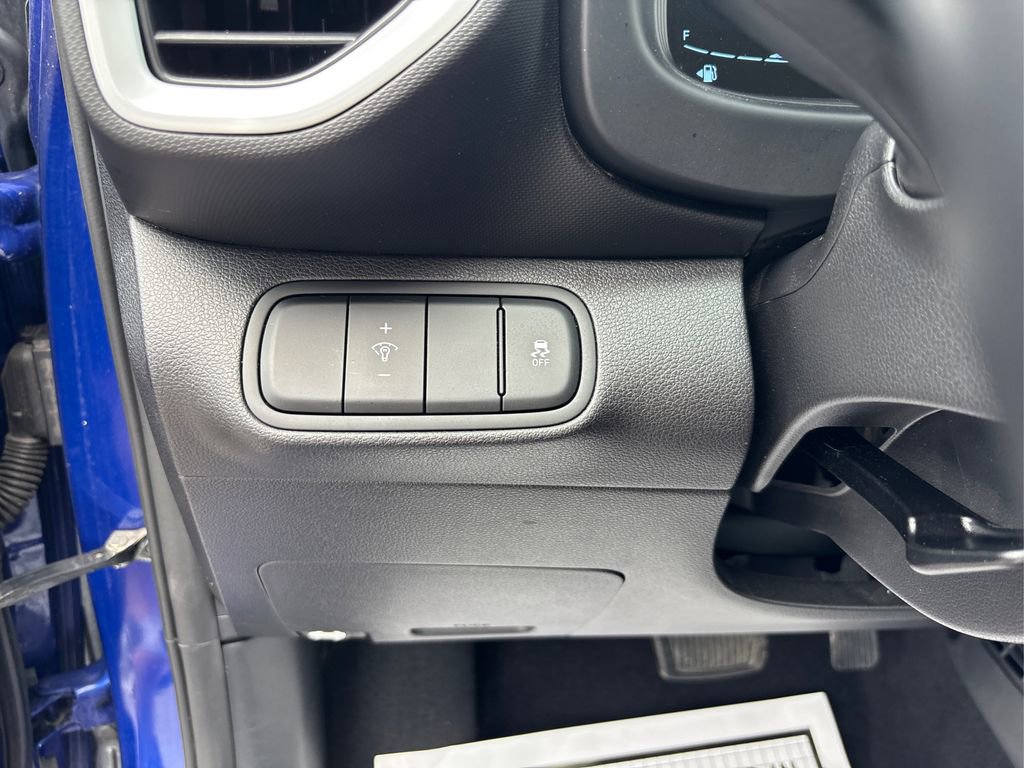 Certified 2023 Hyundai Venue Limited w/ Cargo Package image 36