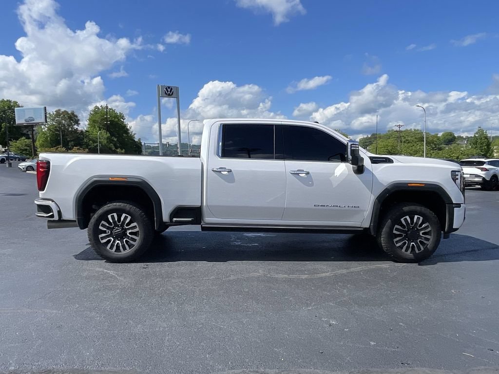 Used 2025 GMC Sierra 2500 Denali Ultimate w/ Max Trailering Package AWD/4WD image 4