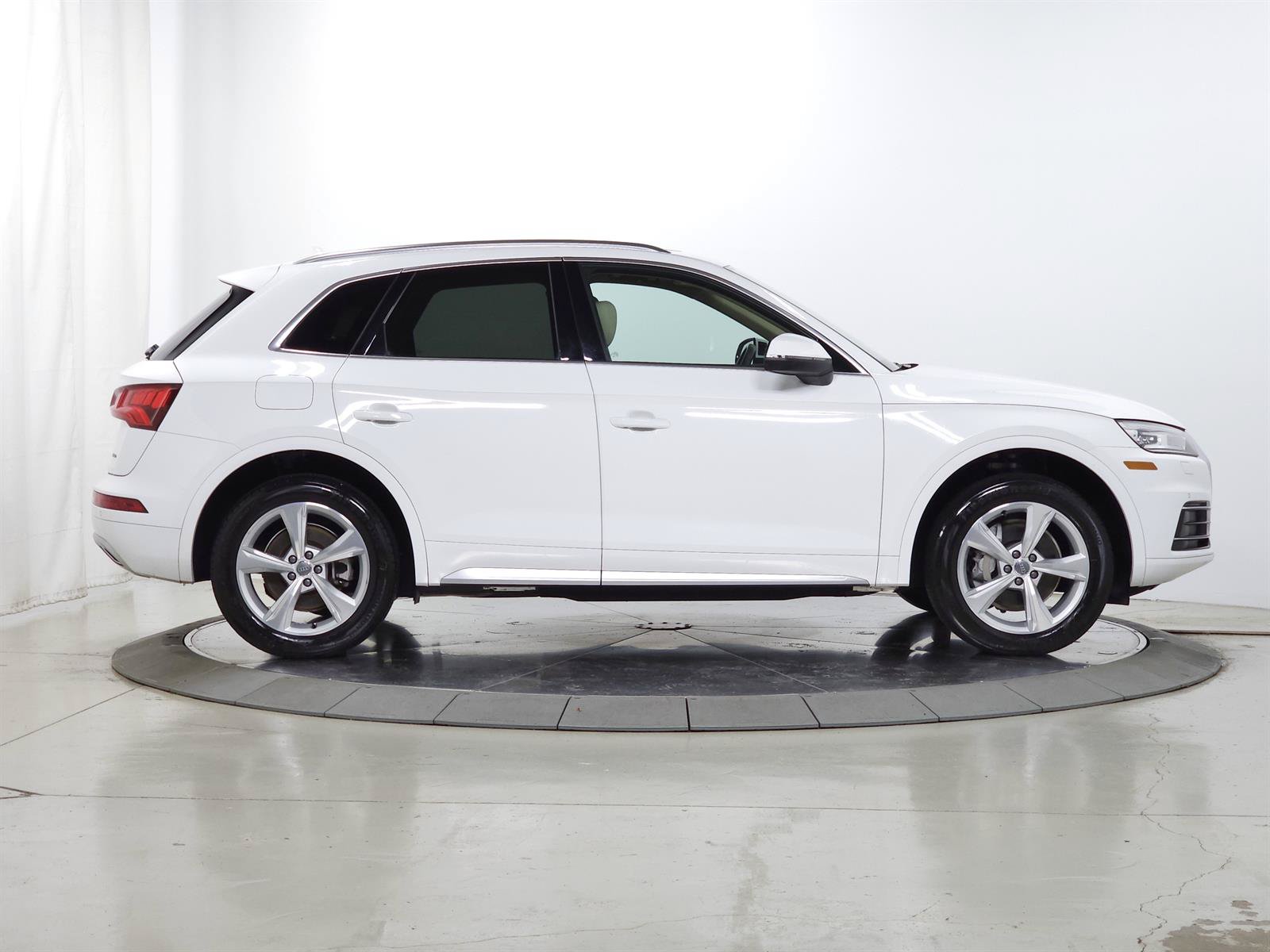 Used 2020 Audi Q5 2.0T Premium w/ Convenience Package AWD/4WD image 10