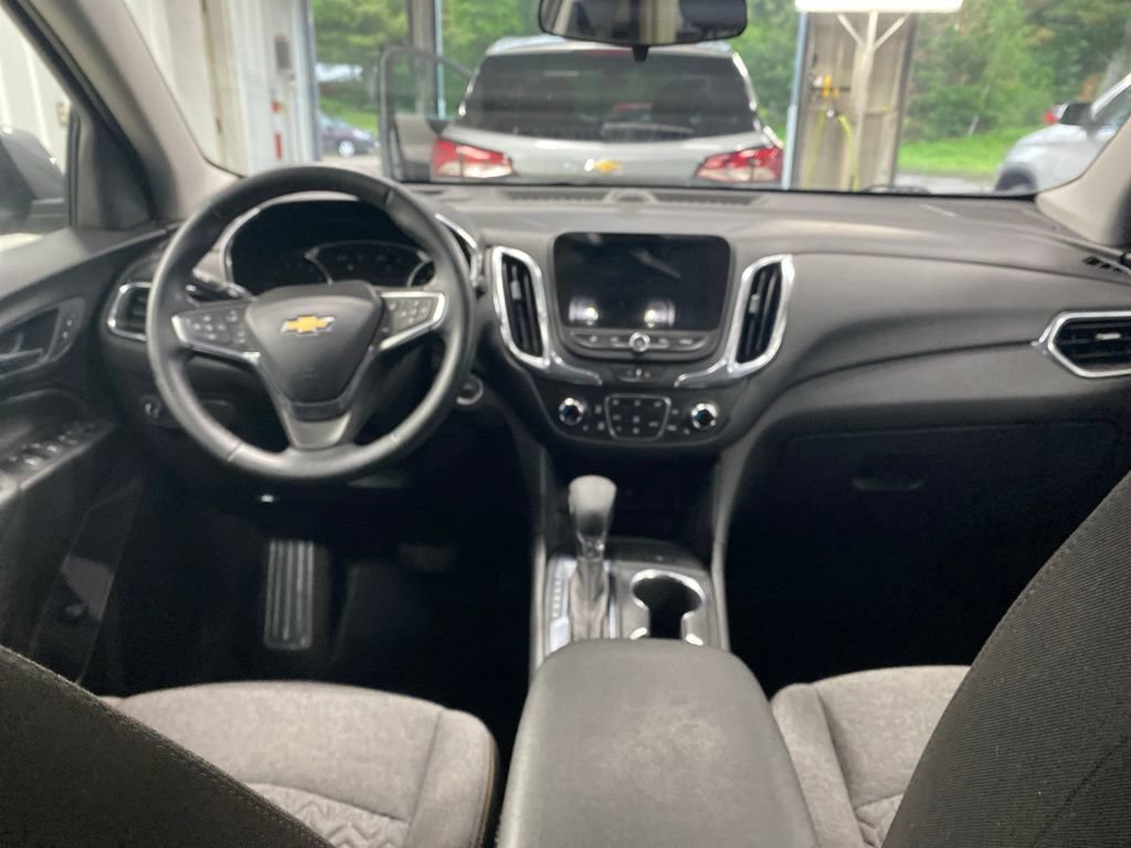 Used 2024 Chevrolet Equinox LT AWD/4WD image 2