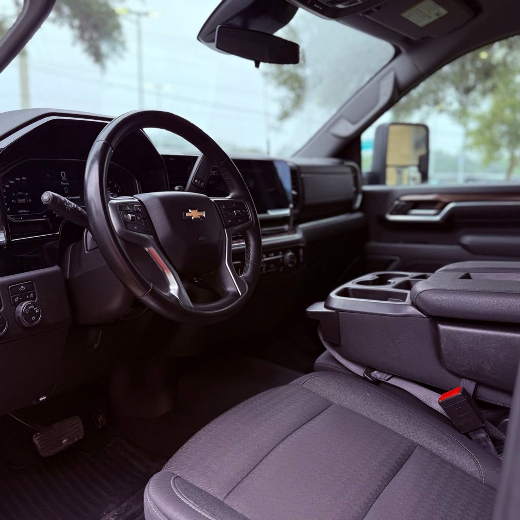 Used 2024 Chevrolet Silverado 2500 LT AWD/4WD image 22