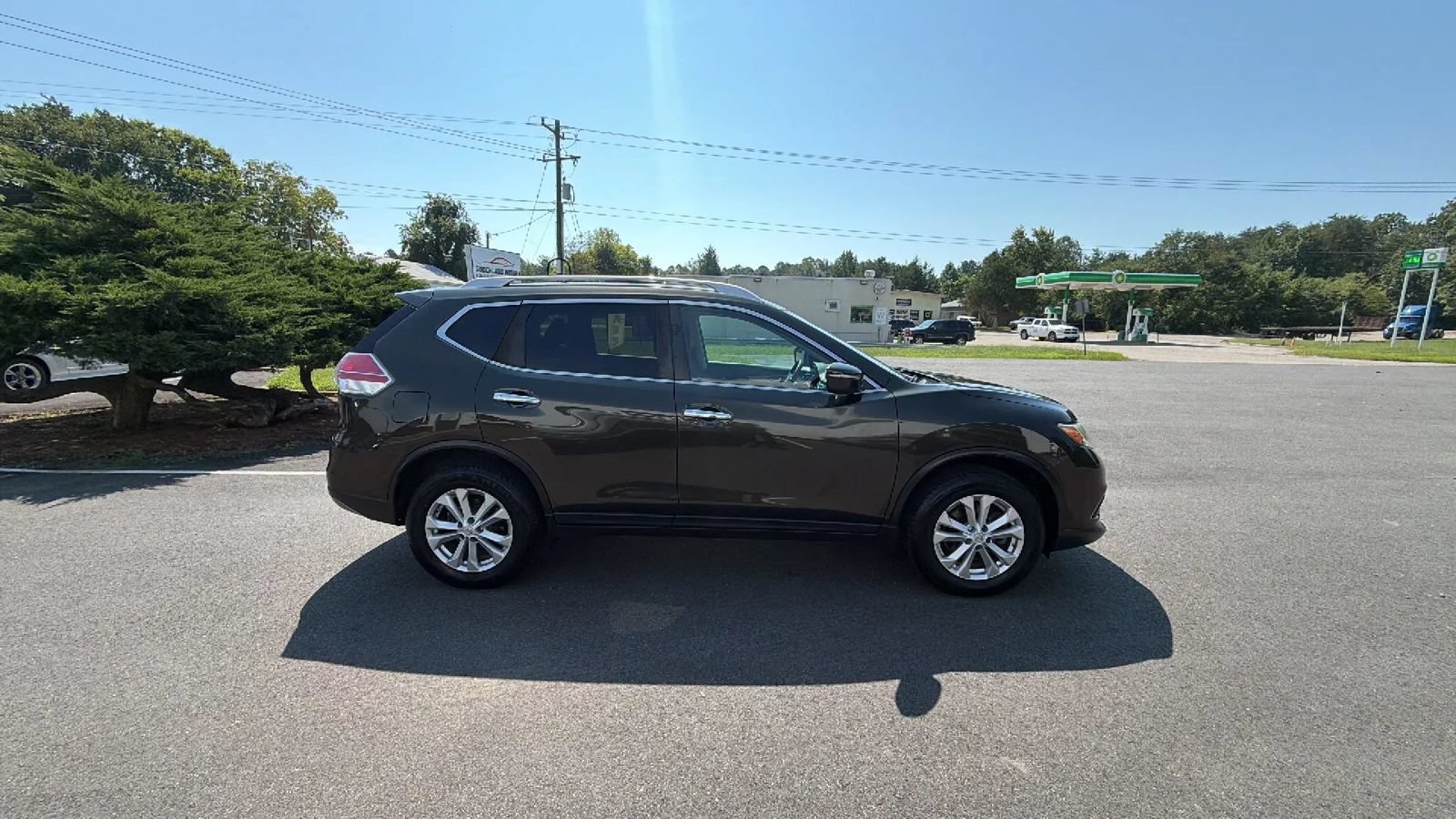 Used 2015 Nissan Rogue SV w/ SV Family Package AWD/4WD image 8