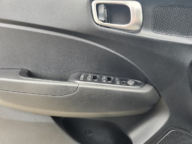 Used 2023 Hyundai Venue SE w/ Cargo Package FWD image 26