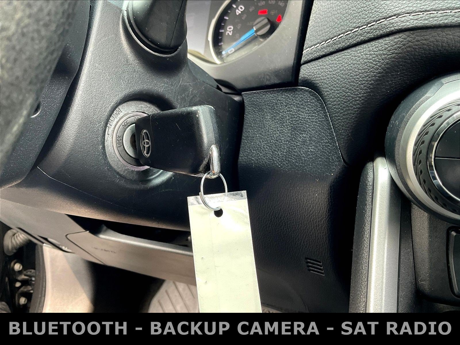 Used 2020 Toyota RAV4 LE AWD/4WD image 36