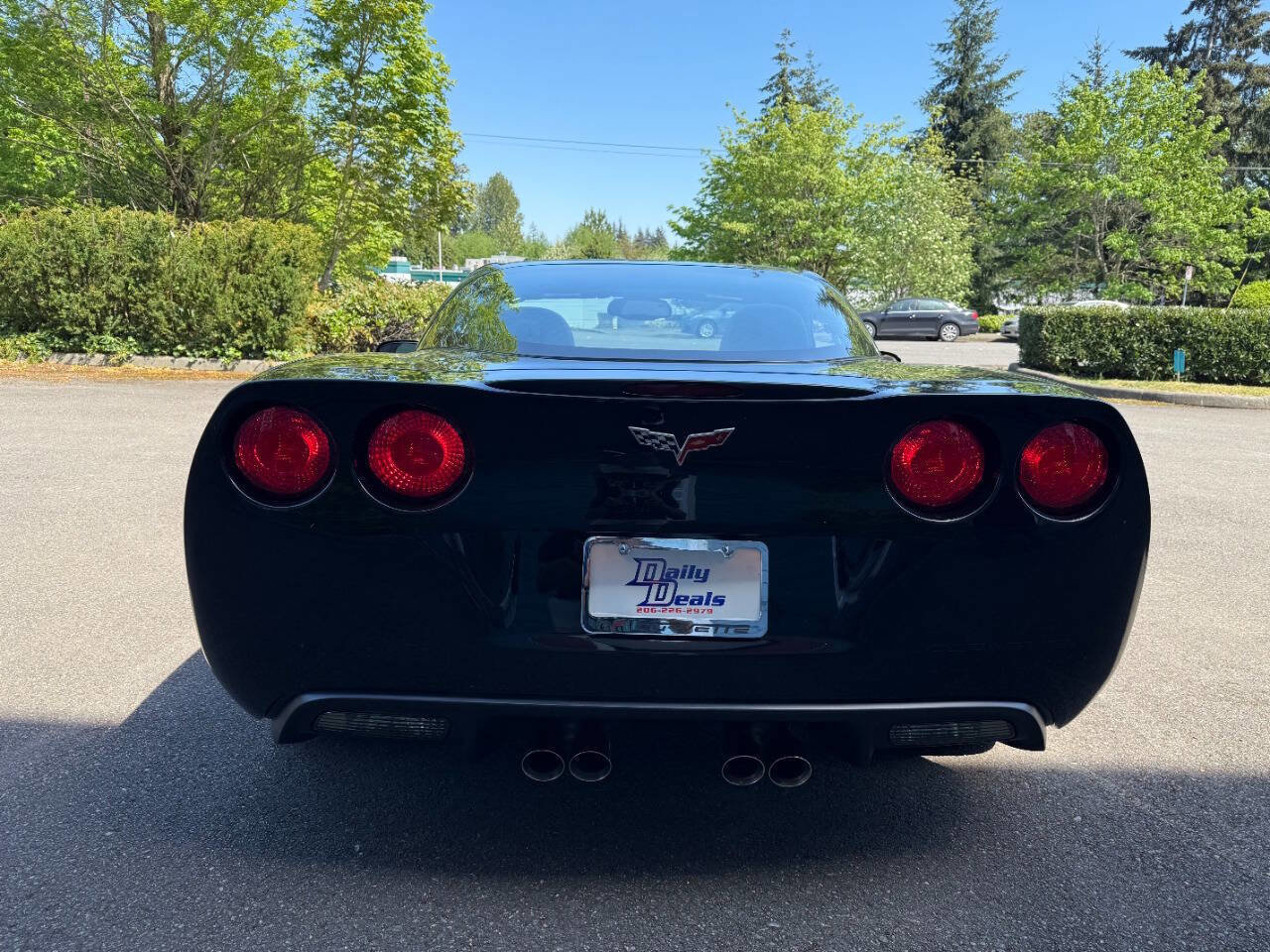 Used 2007 Chevrolet Corvette Coupe w/ Preferred Equipment Group RWD image 9