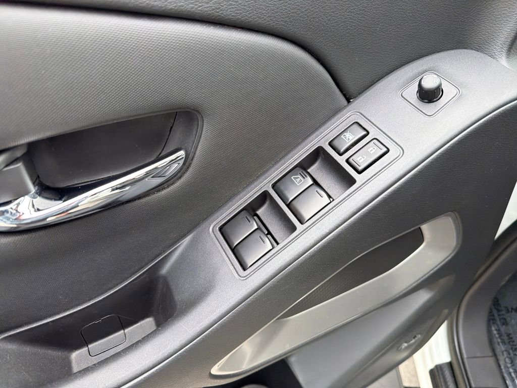 Used 2024 Nissan Frontier SV w/ SV Convenience Package image 17