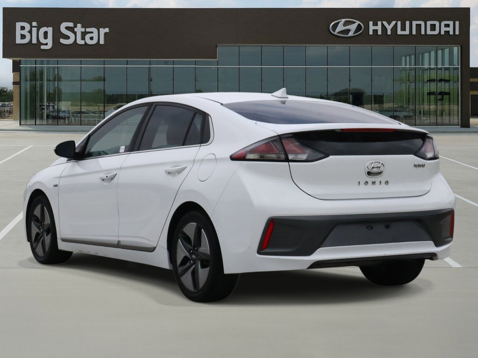 Used 2020 Hyundai Ioniq SEL FWD image 3
