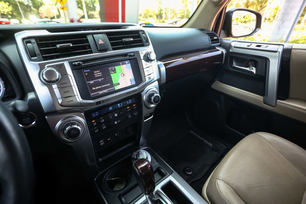 Used 2018 Toyota 4Runner Limited AWD/4WD image 33